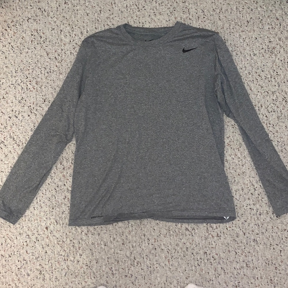 Nike Grey Men’s Large Long Sleeve Athletic Shirt